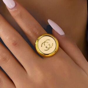 Fashion Jewelry Gold Emblem Ring